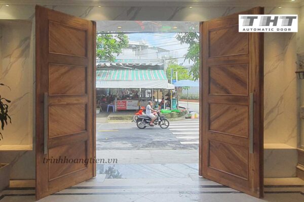 Cổng-mở-2-cánh-âm-sàn-DEA-Italy-Tại-Q2