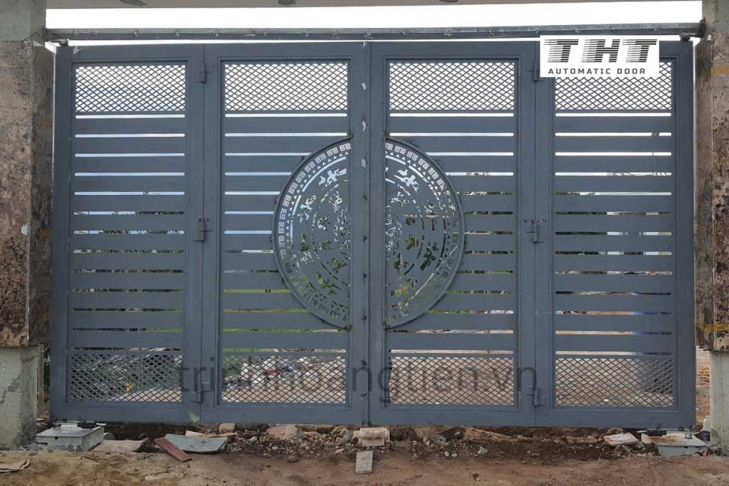 Thi công cổng sắt cnc 4 cánh tự động tại Long Khánh đồng Nai