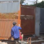 Sơn-cổng-sắt-tại-Vĩnh-Long