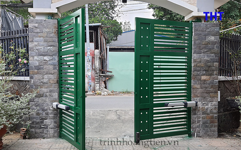 Cổng-cánh-tay-đòn-tự-đông-Nhà-phố-Thủ-Đức-Công-ty-THT-